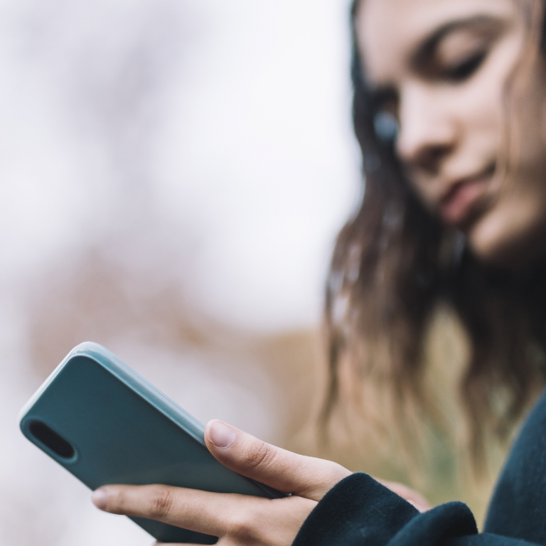 Surfa säkert – Ungas trygghet på sociala medier