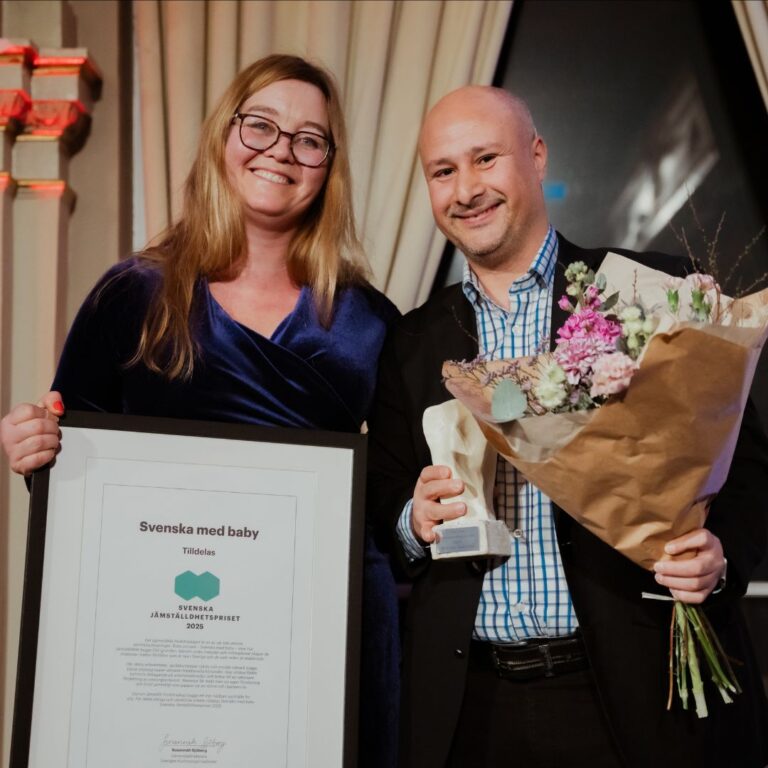 Svenska med baby tilldelas Svenska Jämställdhetspriset 2025
